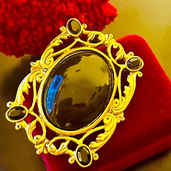 1928 Gold and Black Rectangle Brooch - Picture 3 of 12